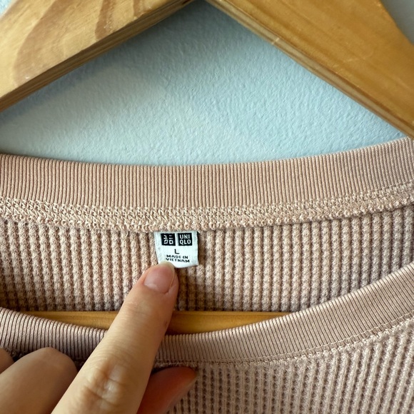 UNIQLO Waffle Long Sleeve T-Shirt - Picture 4 of 5